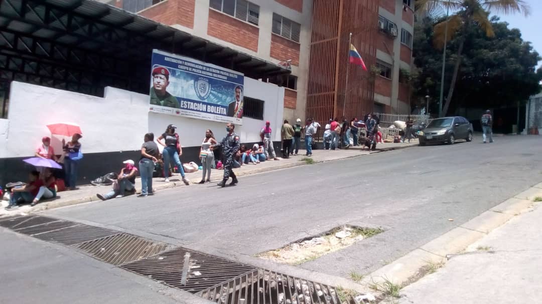Caracas: Familiares de internos rechazan que no se activaron los tribunales con la flexibilización de la cuarentena