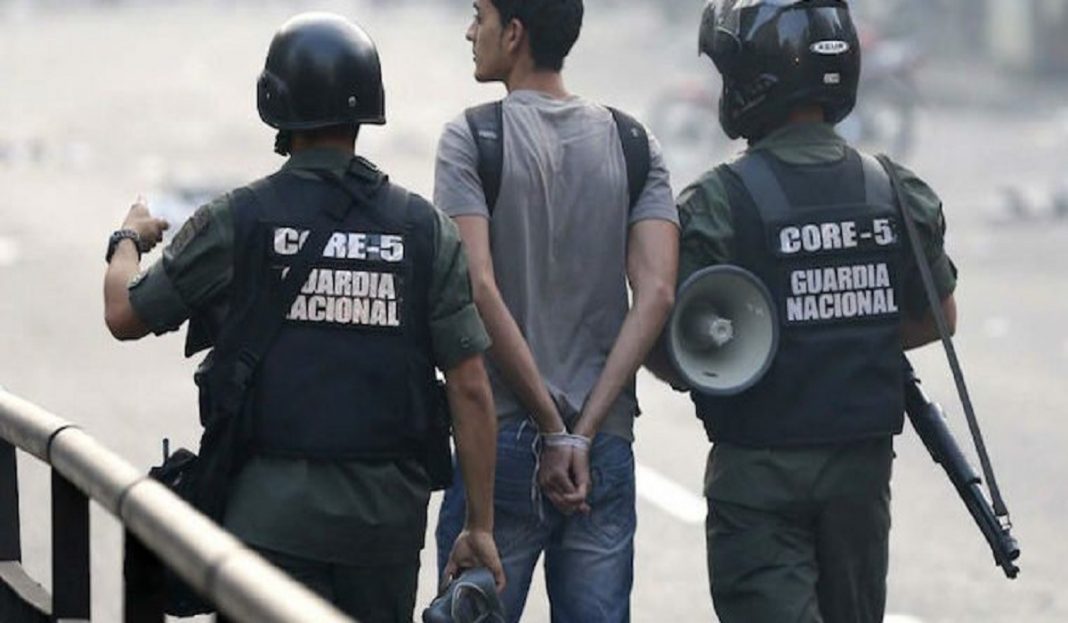 Zulia. Manifestantes detenidos están expuestos a contagios por el hacinamiento en calabozos policiales y militares Zulia. Manifestantes detenidos están expuestos a contagios por el hacinamiento en calabozos policiales y militares