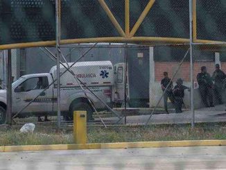 Lara: Hieren a reo de Fénix con un puñal en el pecho Lara: Hieren a reo de Fénix con un puñal en el pecho