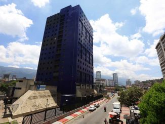 <strong>Caracas: Policías enfrentan el hacinamiento con ensayo y error</strong> <strong>Caracas: Policías enfrentan el hacinamiento con ensayo y error</strong>