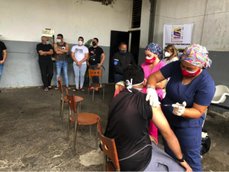 Plan de vacunación contra la Covid-19 inició a medias en los CDP de Caracas Plan de vacunación contra la Covid-19 inició a medias en los CDP de Caracas